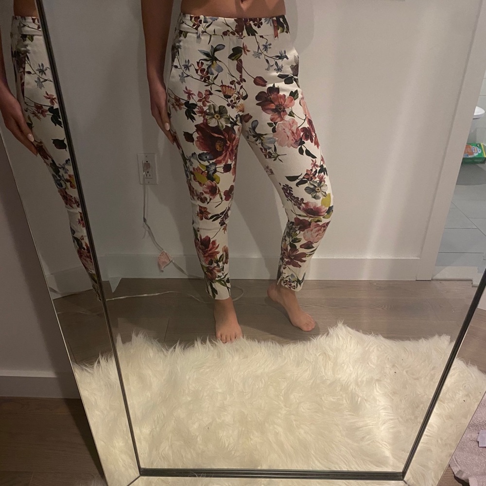 Zara floral size 4 pants